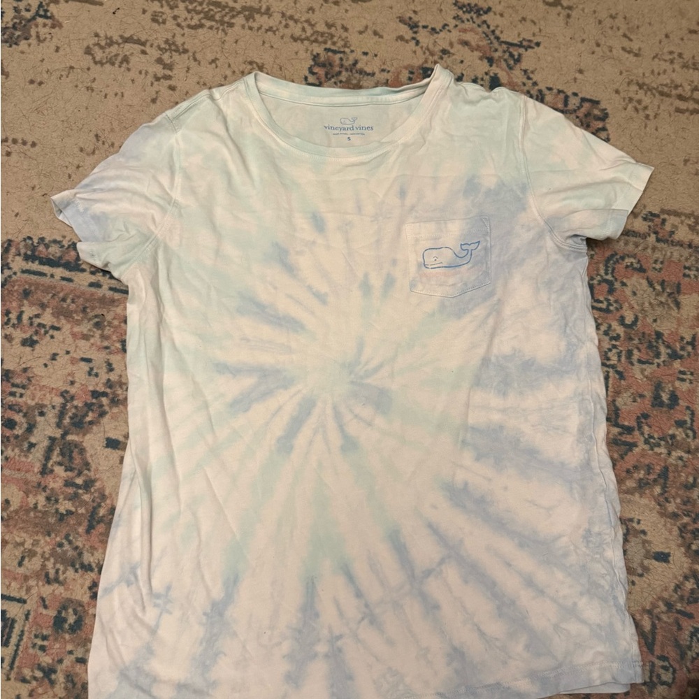 Vineyard Vines Women’s Light Blue Tie-Dye Pocket Tee- Small